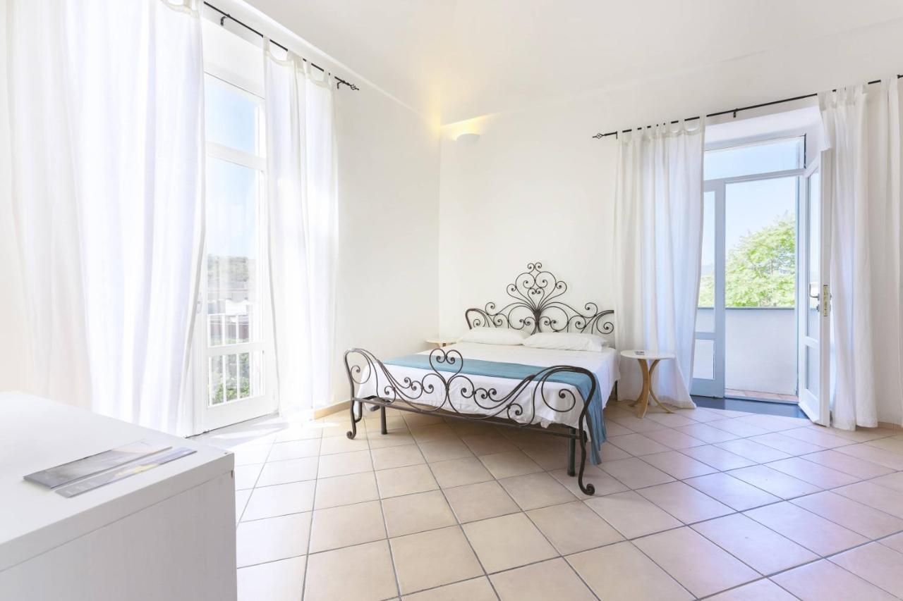 פרוסידה Palazzo Attila - Gioia Apartments מראה חיצוני תמונה