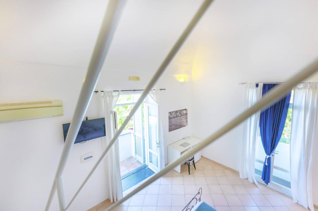 פרוסידה Palazzo Attila - Gioia Apartments מראה חיצוני תמונה