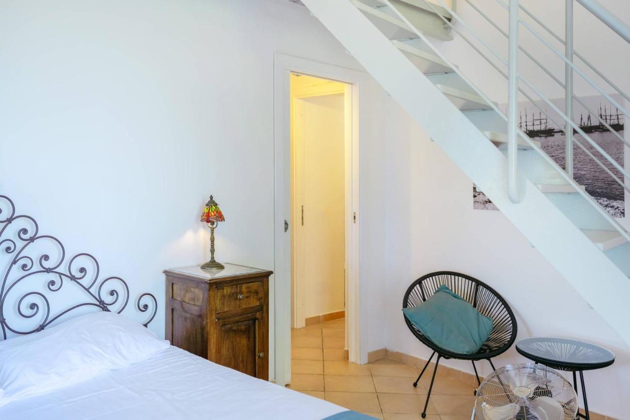 פרוסידה Palazzo Attila - Gioia Apartments מראה חיצוני תמונה