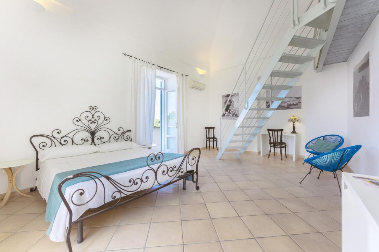 פרוסידה Palazzo Attila - Gioia Apartments מראה חיצוני תמונה